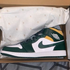 Air Jordan 1 mid sonics